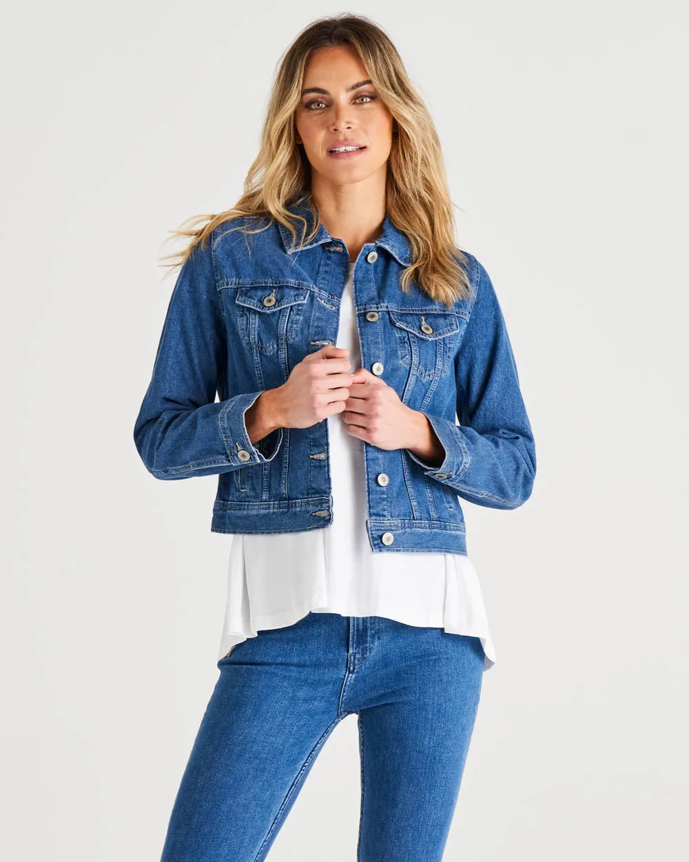 Betty Basics Carli Denim Jacket Light Blue Wash