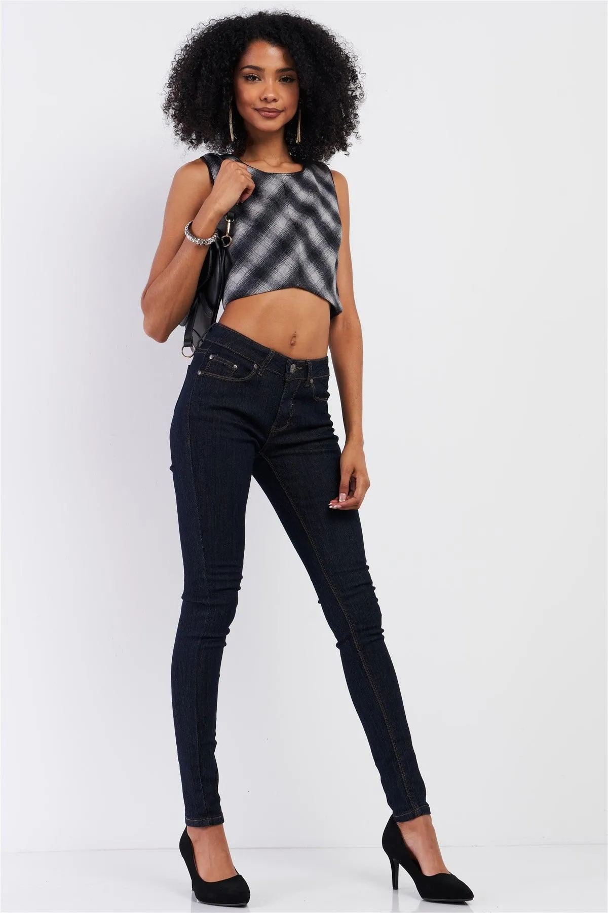 Black And Grey Checkered Sleeveless Round Neck Woolen Cropped Top /2-2-1