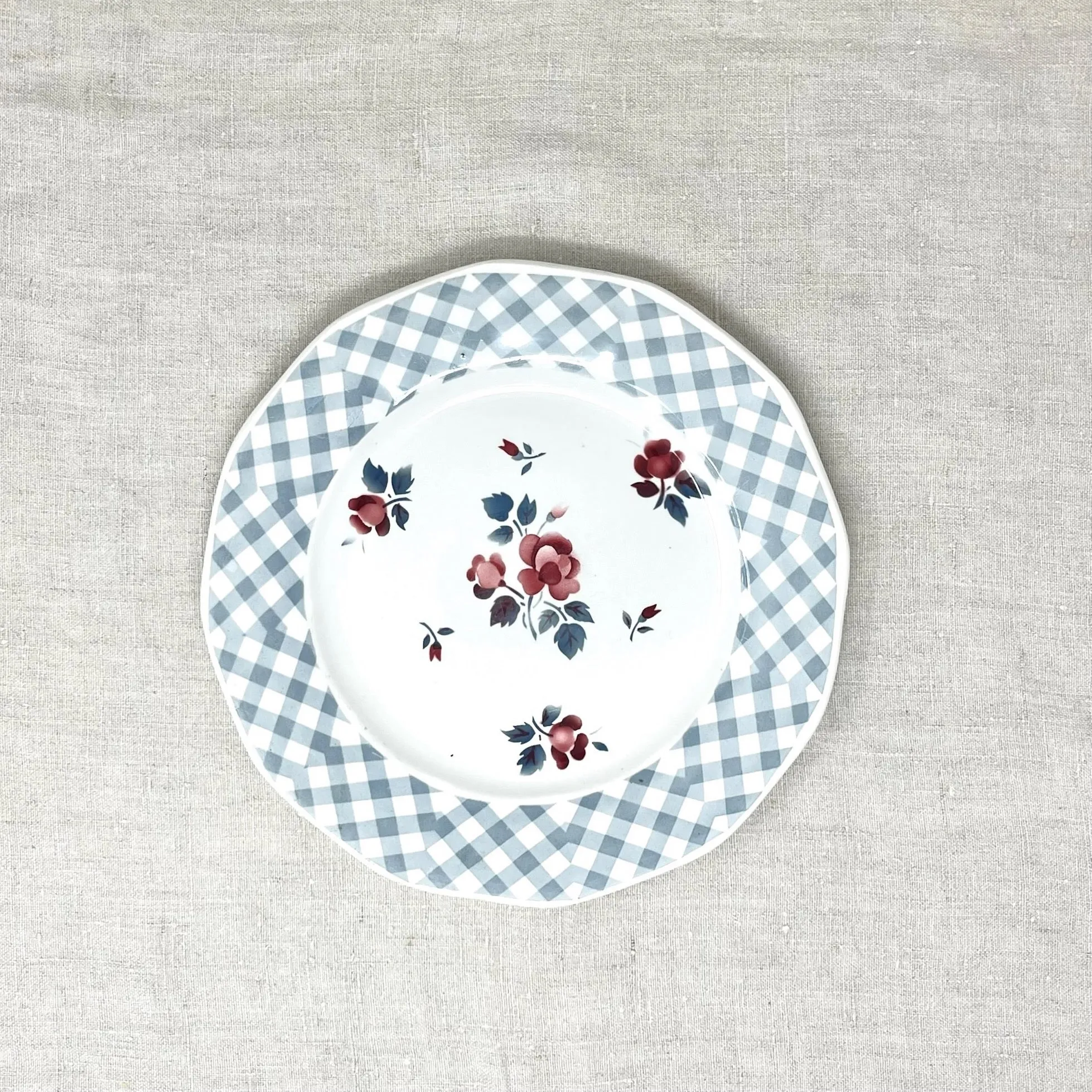 Blue checkered plate with roses