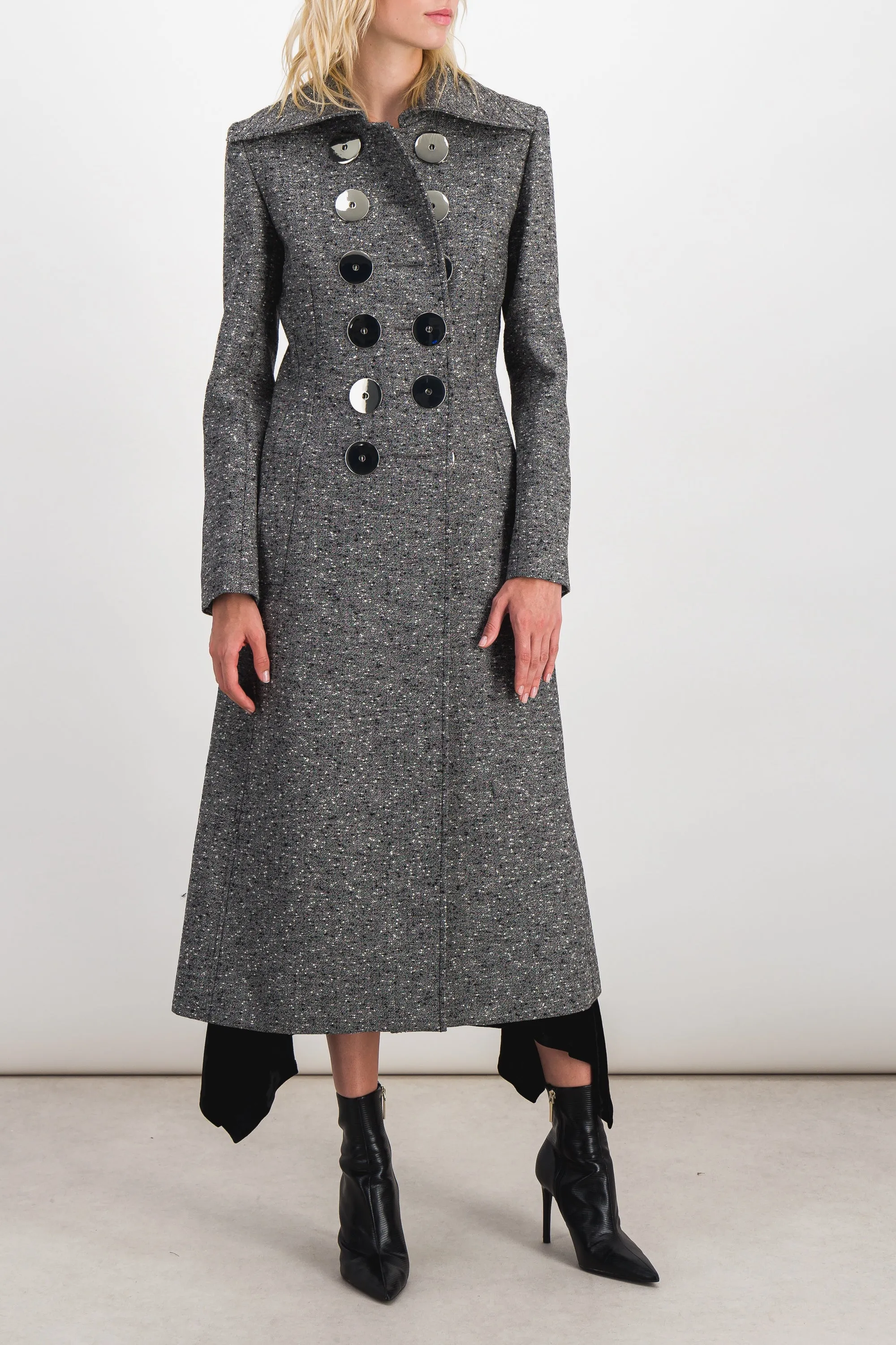 Double-breasted compact wool coat